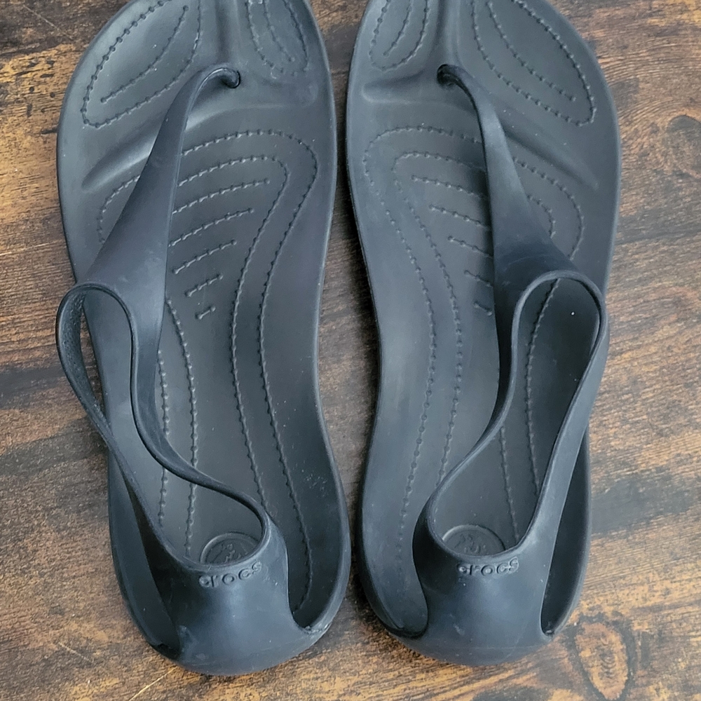 CROCS Black Women's Slingback Flip Sandals - Picture 7 of 7